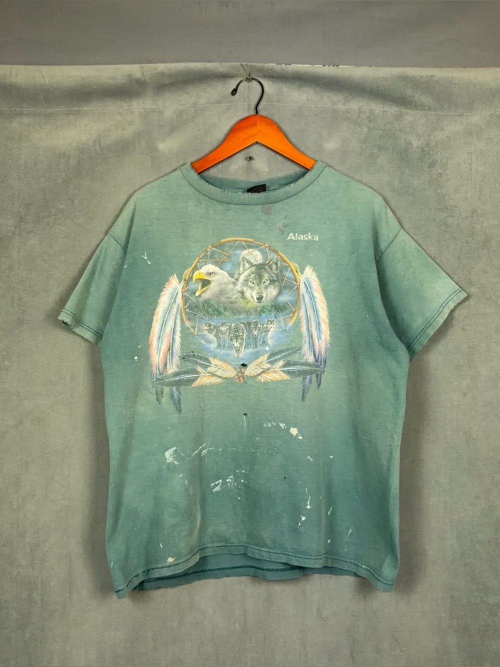 Vintage Alaska t shirt Mens Size Large Green Wolf Eagle Dreamcatcher Worn in